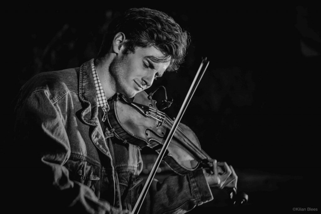 Konzert mit Schorschi Violinist DJ buchen in München Bayern Deutschland Hochzeit Event